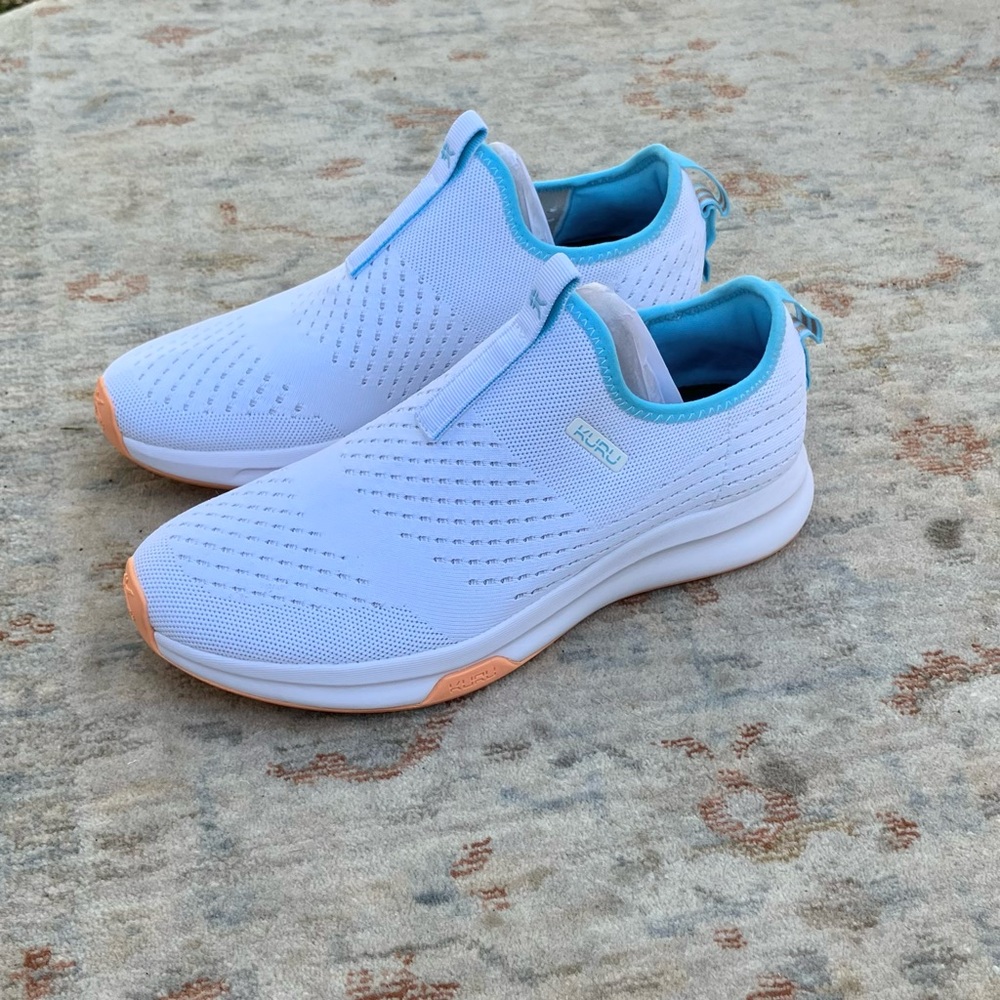 Kuru NWOT Women’s White Slip On Sneakers Sz 10.5